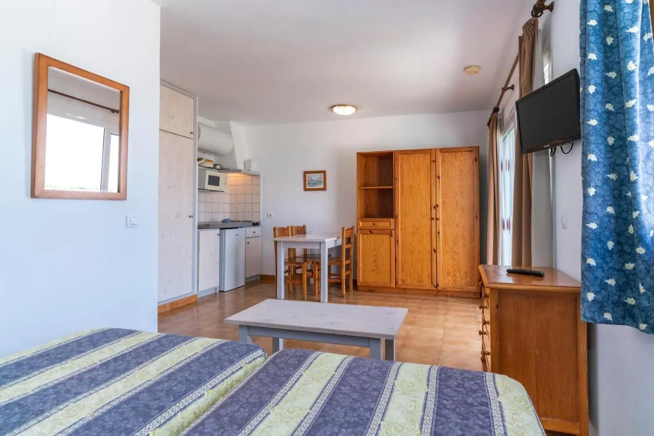 Apartamentos Vista Blanes Cala'N Blanes  Aparthotel Cala'N Blanes (Menorca)